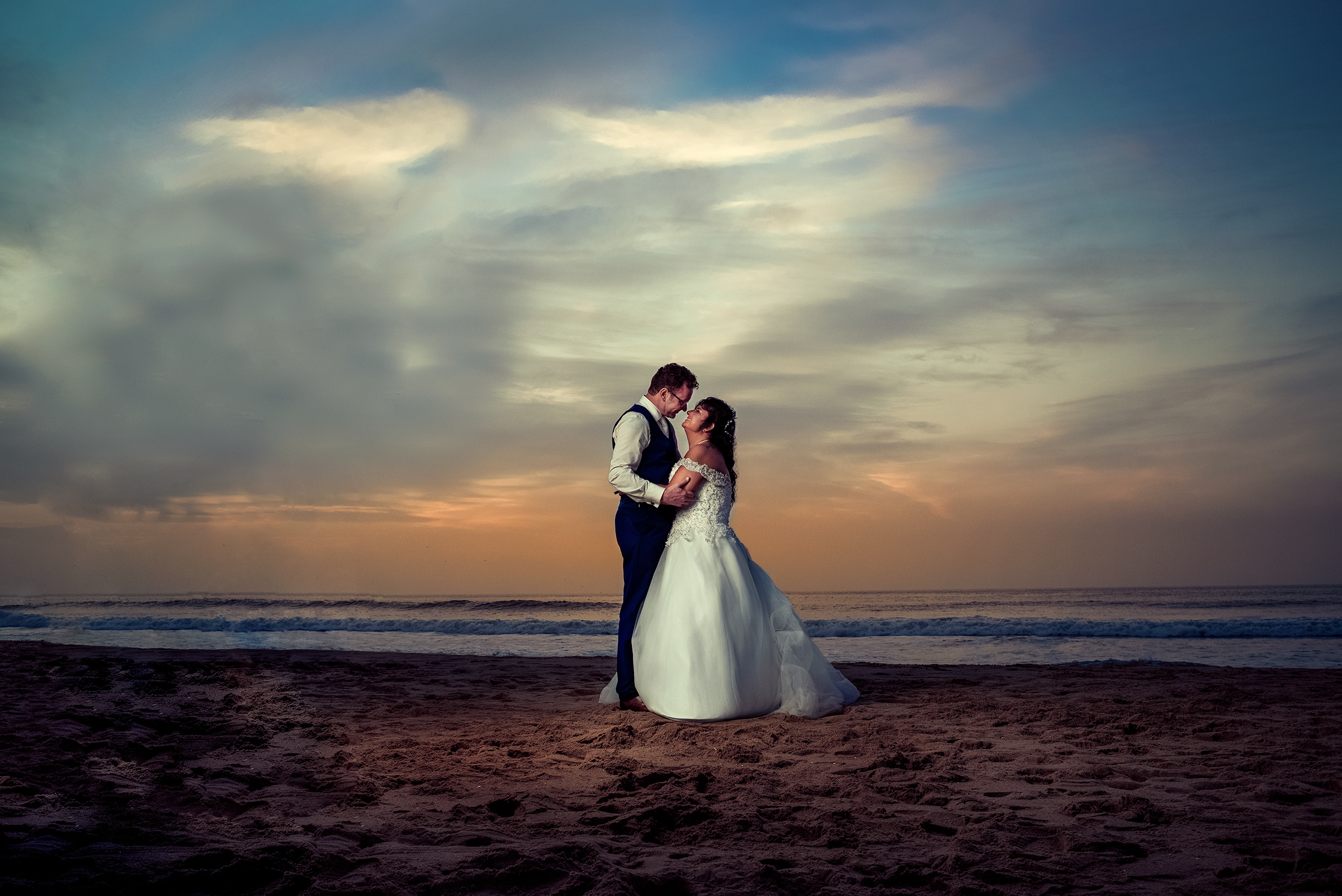 Bruidsfotografie Scheveningen strand afbeelding